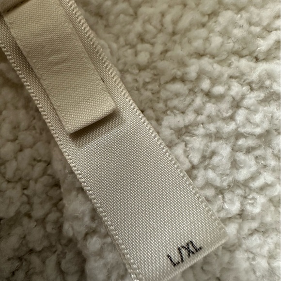 SKIMS high waist cream fuzzy sleep shorts, size L/XL - Picture 10 of 11